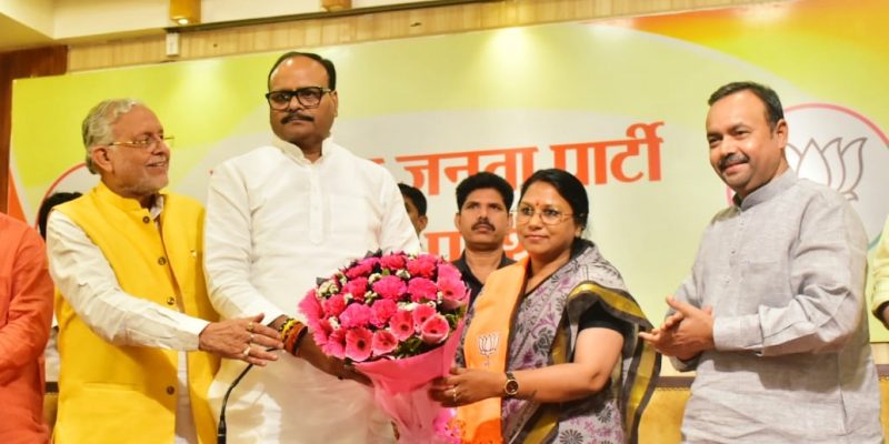 UP: Samajwadi Party's Shahjahanpur Mayoral Nominee Defects, Becomes BJP's Candidate - Vimarsana News