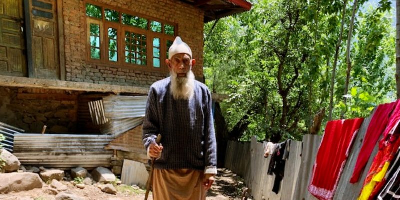 Small Victory for Octogenarian Kashmiri Man Fighting to Wrest Control of Orchard Back From Army - Vimarsana News